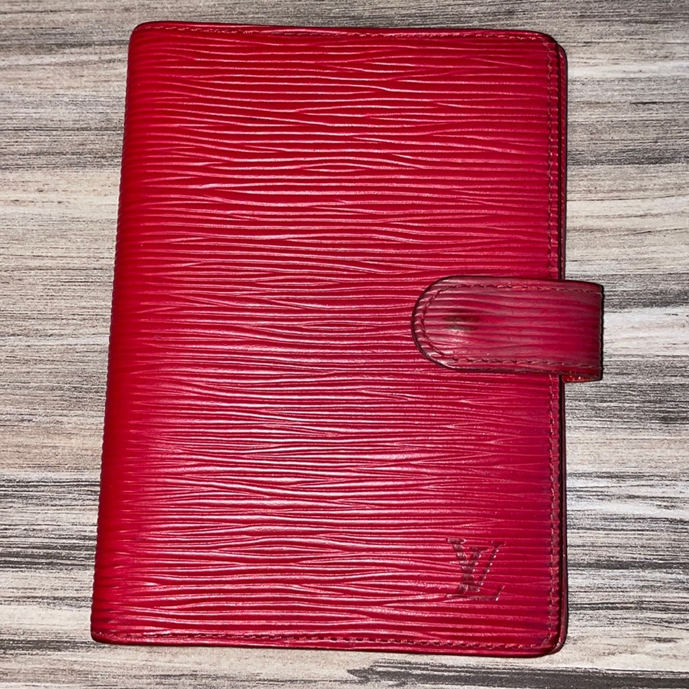 Louis Vuitton Red Epi Agenda PM ✨